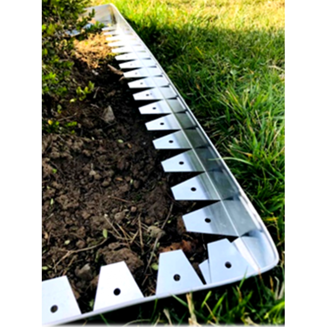 SteelStrip Garden, Г-образен поцинкован профил (1мм), размер 120x5x5см, с хоризонтални прорези SteelStrip Garden, Г-образен поцинкован профил (1мм), размер 120x5x5см, с хоризонтални прорези